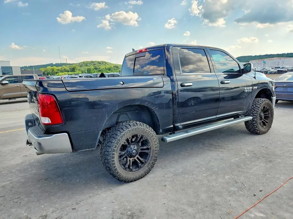 2017 RAM 1500 SLT  