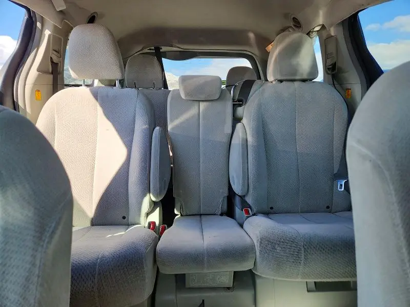 2011 TOYOTA SIENNA   