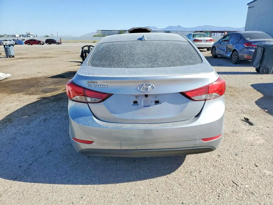 2016 HYUNDAI ELANTRA SE  