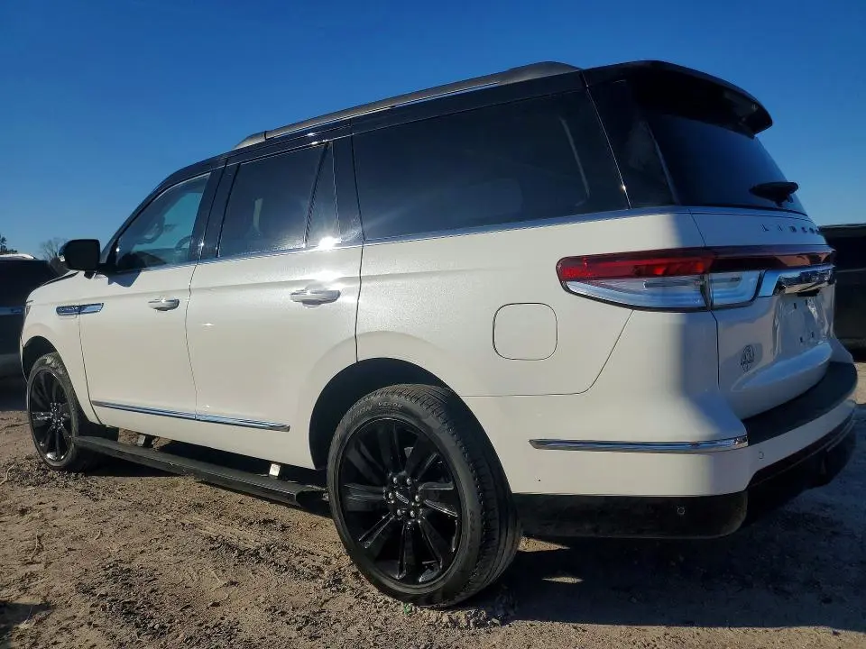 2023 LINCOLN NAVIGATOR BLACK LABEL  