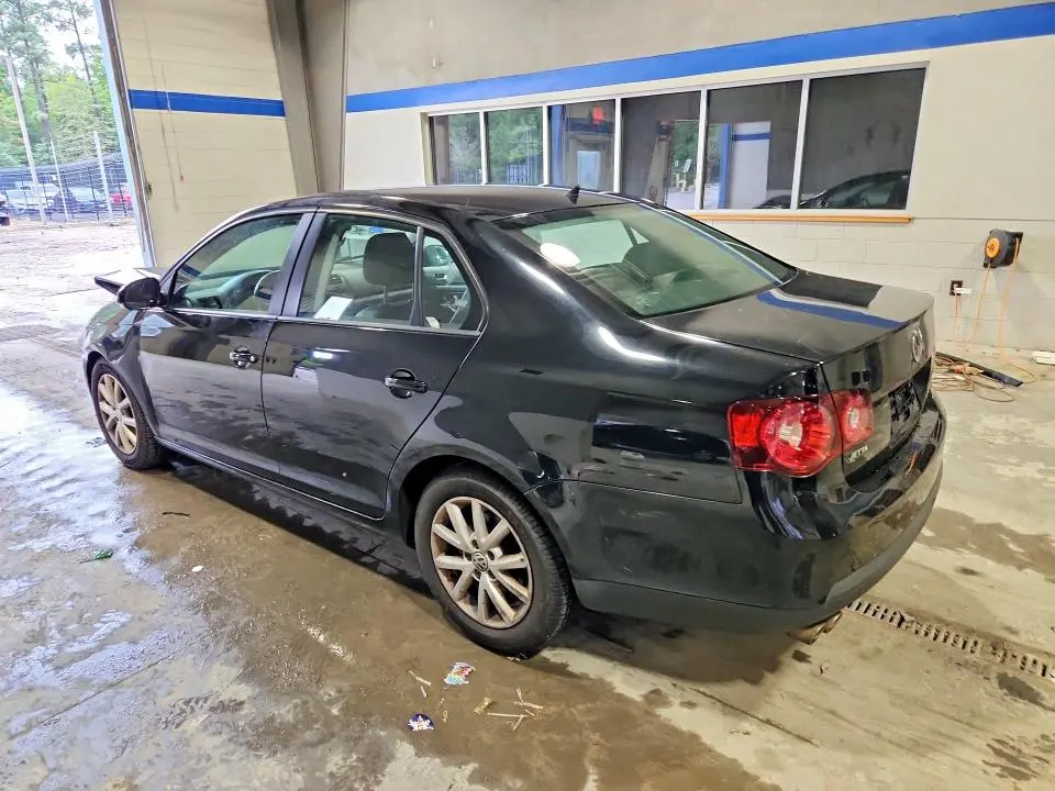 2010 VOLKSWAGEN JETTA LIMITED  