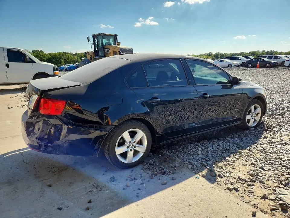 2011 VOLKSWAGEN JETTA TDI  