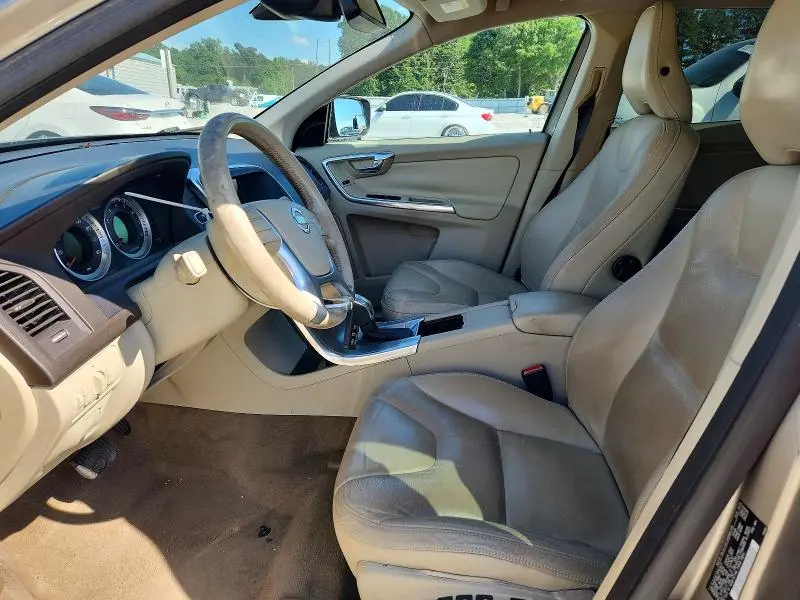 2013 VOLVO XC60 3.2  