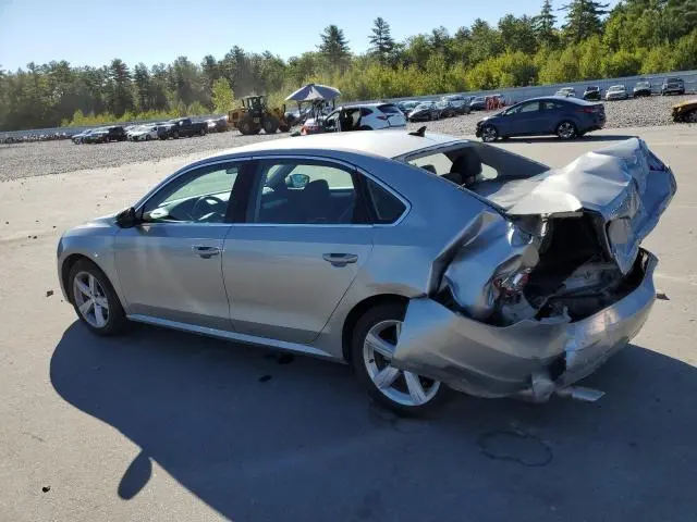 2012 VOLKSWAGEN PASSAT SE