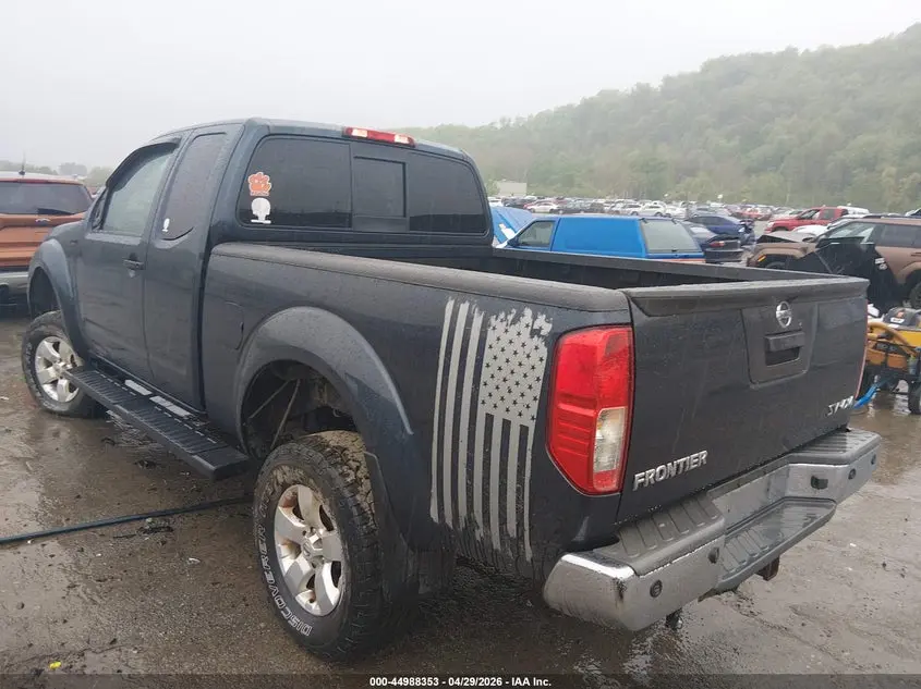 2017 NISSAN FRONTIER SV