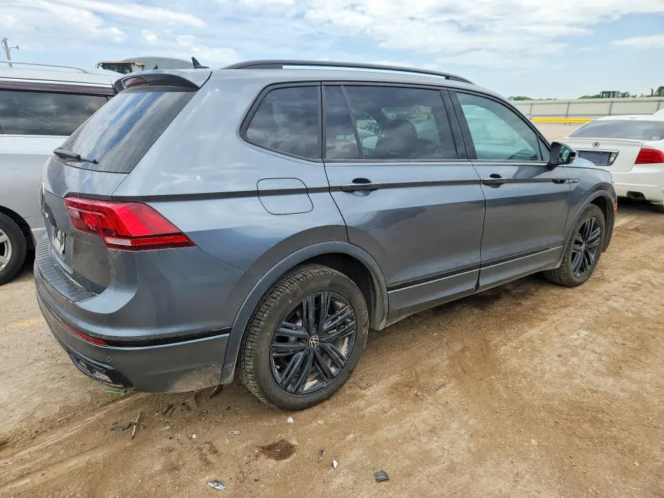 2022 VOLKSWAGEN TIGUAN SE R-LINE BLACK  