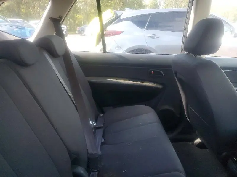 2010 KIA RONDO LX  