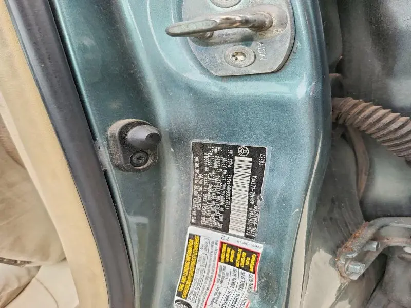 2010 TOYOTA CAMRY LE  