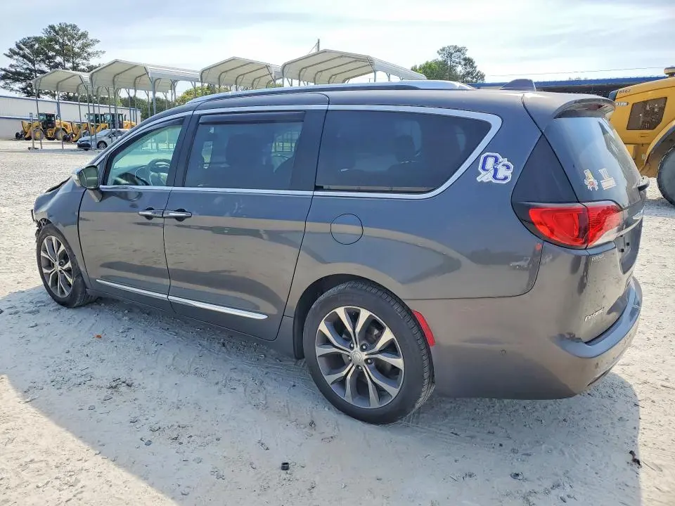 2017 CHRYSLER PACIFICA LIMITED  
