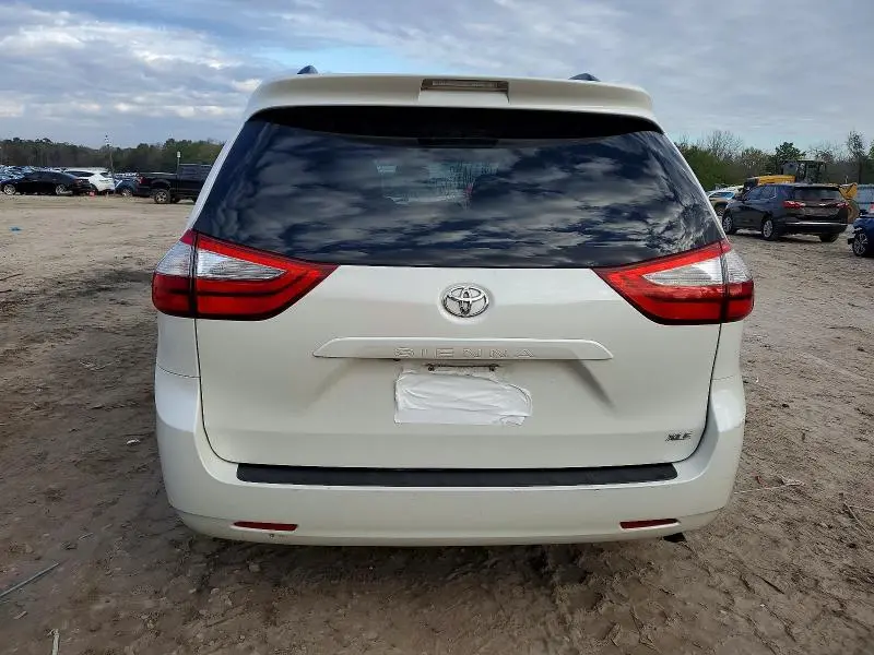 2015 TOYOTA SIENNA XLE  