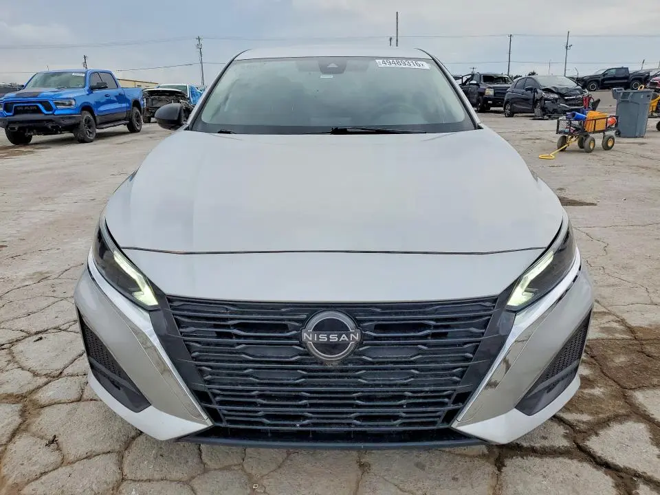 2024 NISSAN ALTIMA SV  