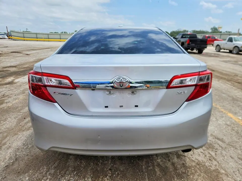 2013 TOYOTA CAMRY XLE  
