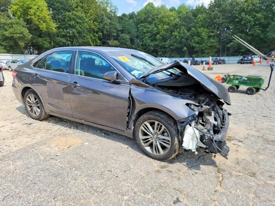2017 TOYOTA CAMRY SE  