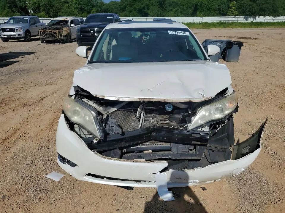 2011 TOYOTA AVALON LIMITED  