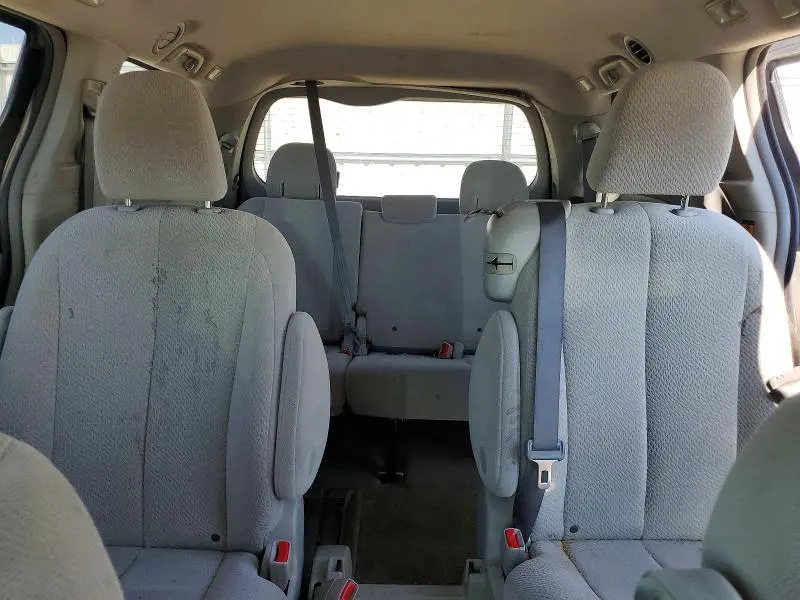 2011 TOYOTA SIENNA LE  