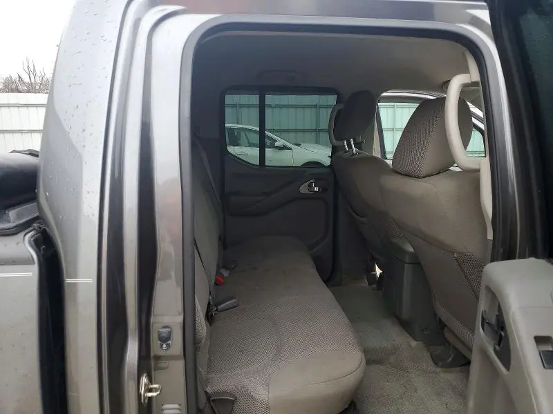 2016 NISSAN FRONTIER S  