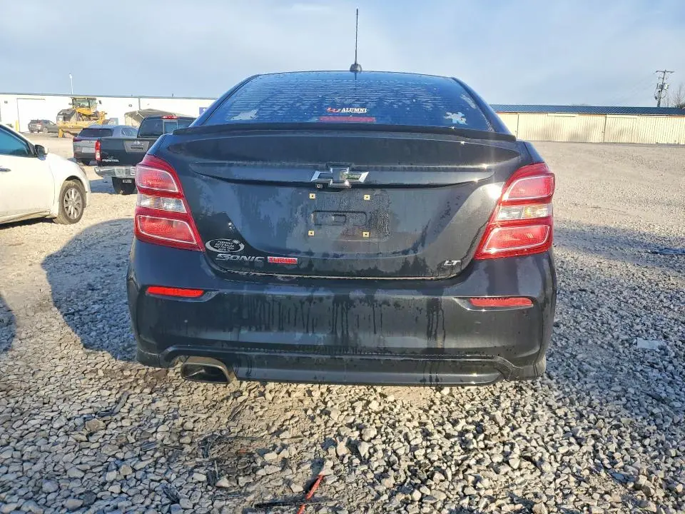2018 CHEVROLET SONIC LT  