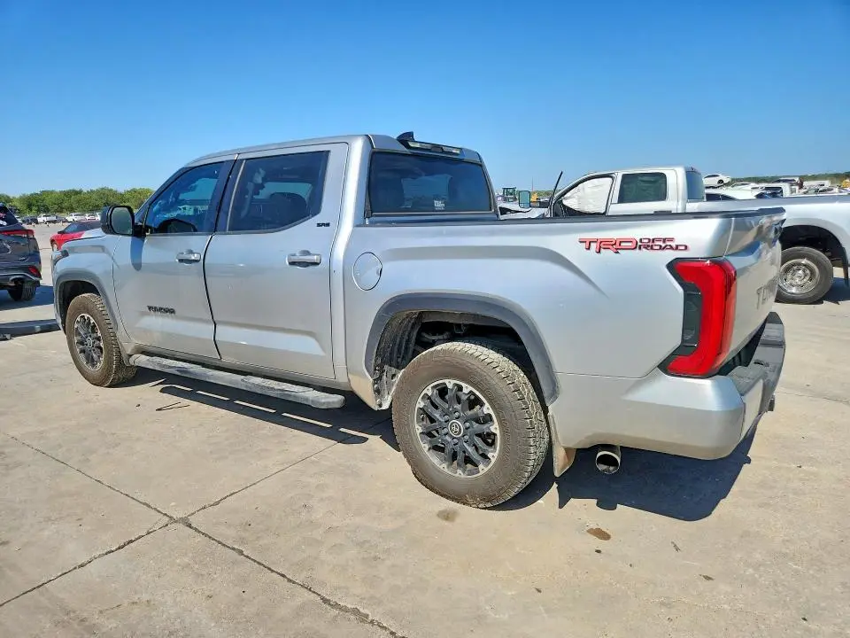 2022 TOYOTA TUNDRA SR5  