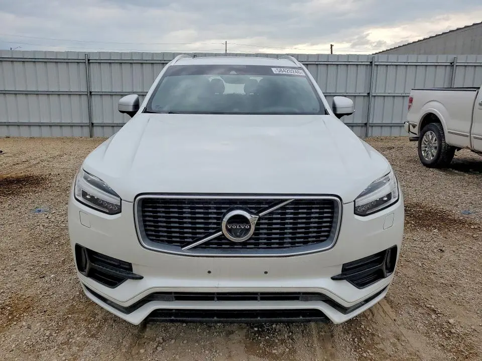 2017 VOLVO XC90 T8  