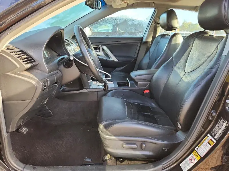 2011 TOYOTA CAMRY SE V6  