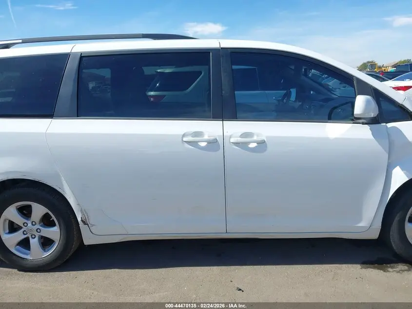 2014 TOYOTA SIENNA LE V6 8 PASSENGER