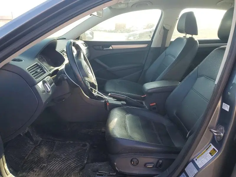 2015 VOLKSWAGEN PASSAT S  