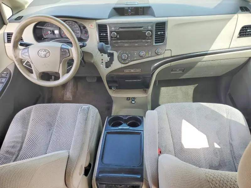 2011 TOYOTA SIENNA LE  