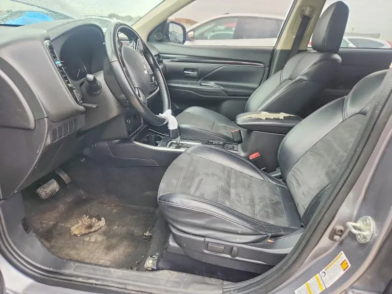 2019 MITSUBISHI OUTLANDER SE  