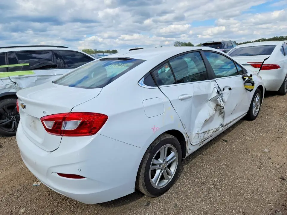 2016 CHEVROLET CRUZE LT  