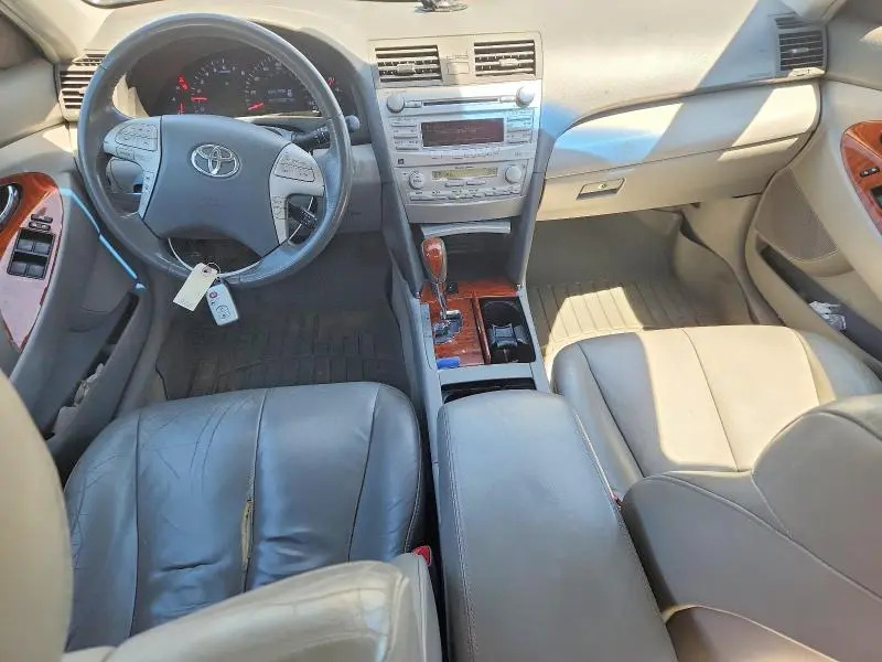 2010 TOYOTA CAMRY XLE V6  