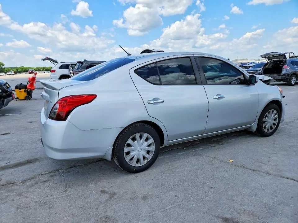 2019 NISSAN VERSA SV  