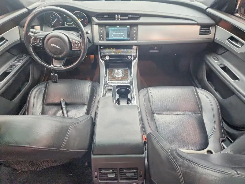 2016 JAGUAR XF PRESTIGE  