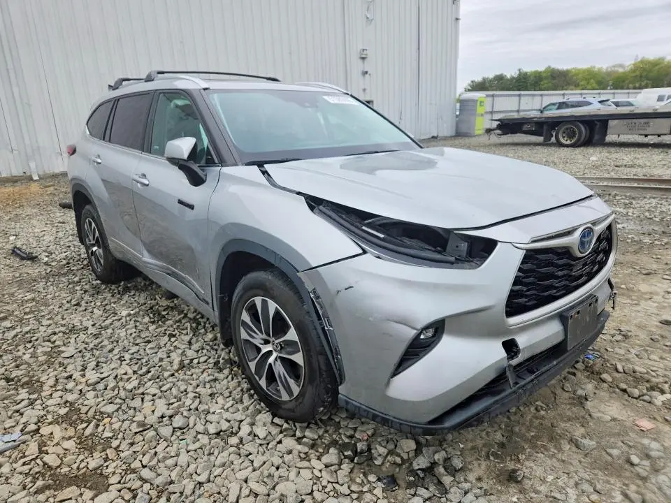 2021 TOYOTA HIGHLANDER HYBRID XLE  