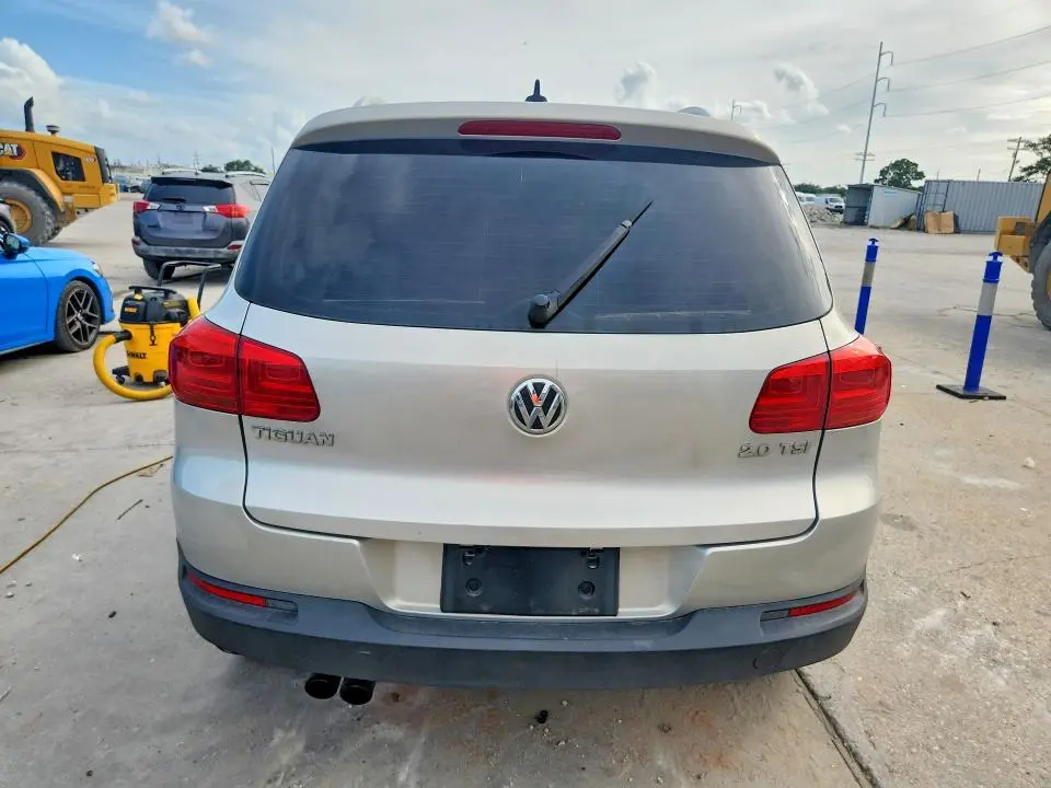 2013 VOLKSWAGEN TIGUAN S  