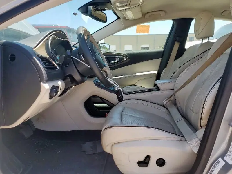 2015 CHRYSLER 200 C  