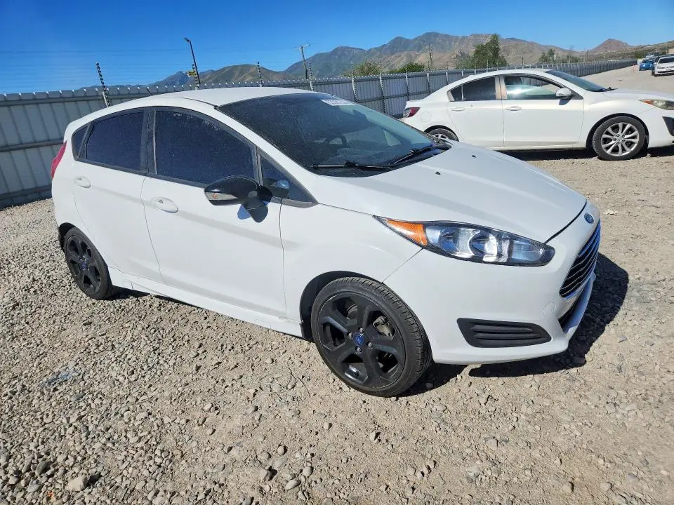 2016 FORD FIESTA SE  