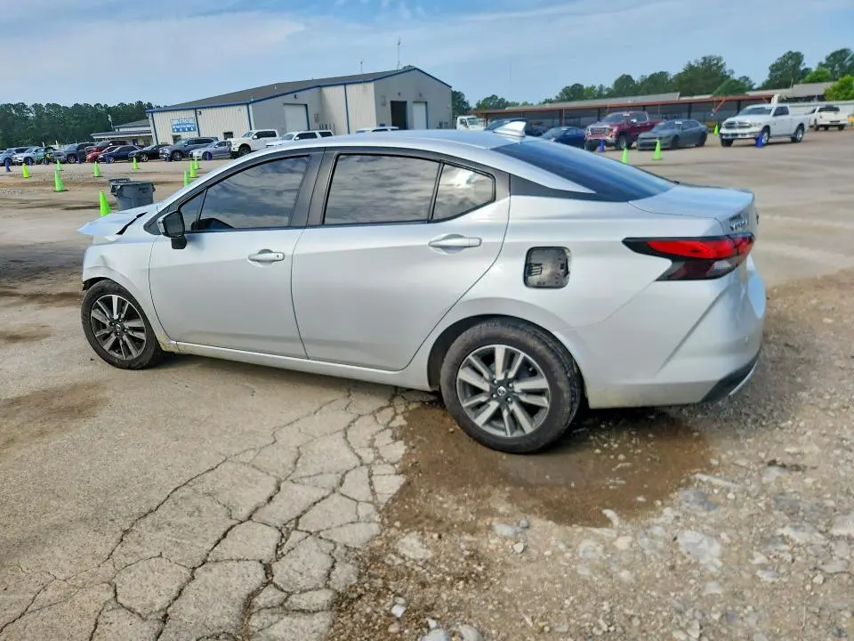 2020 NISSAN VERSA SV  