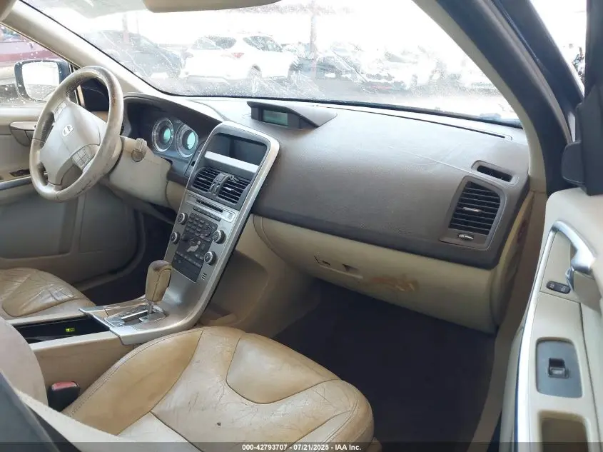 2010 VOLVO XC60  