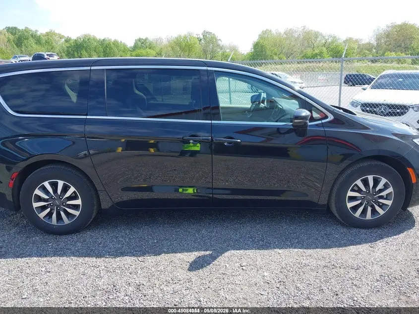 2022 CHRYSLER PACIFICA HYBRID TOURING L