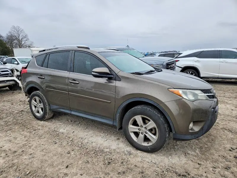 2014 TOYOTA RAV4 XLE  