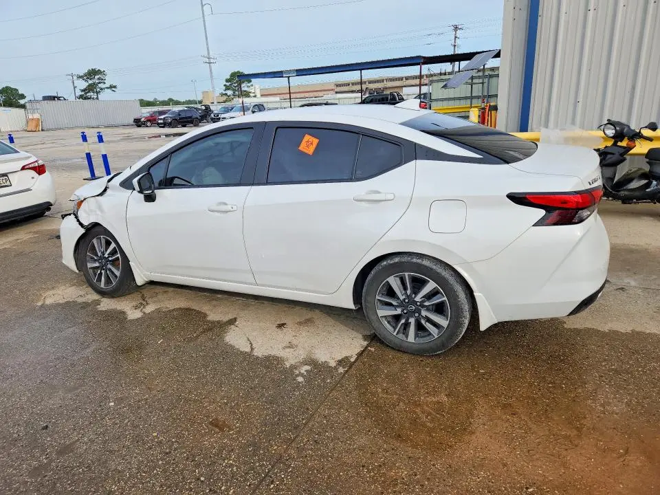 2024 NISSAN VERSA SV  