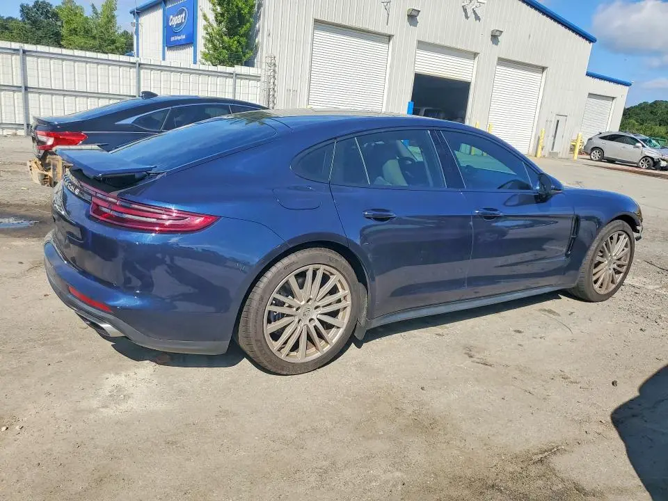2018 PORSCHE PANAMERA 4  