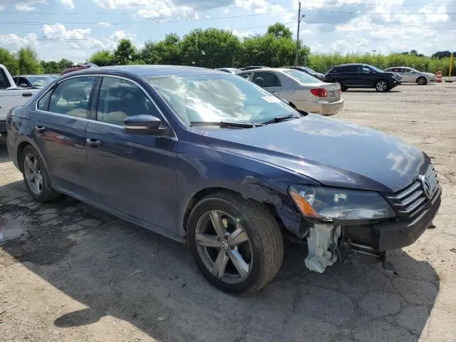 2013 VOLKSWAGEN PASSAT SE  