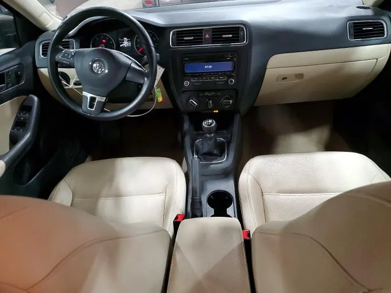 2012 VOLKSWAGEN JETTA SE  