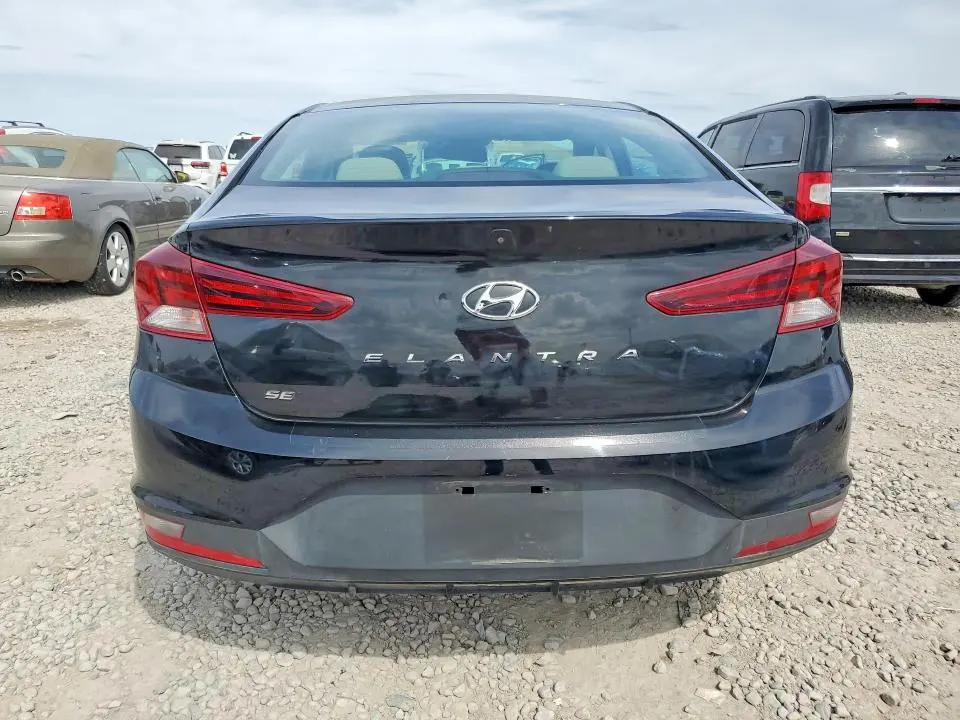 2019 HYUNDAI ELANTRA SE  