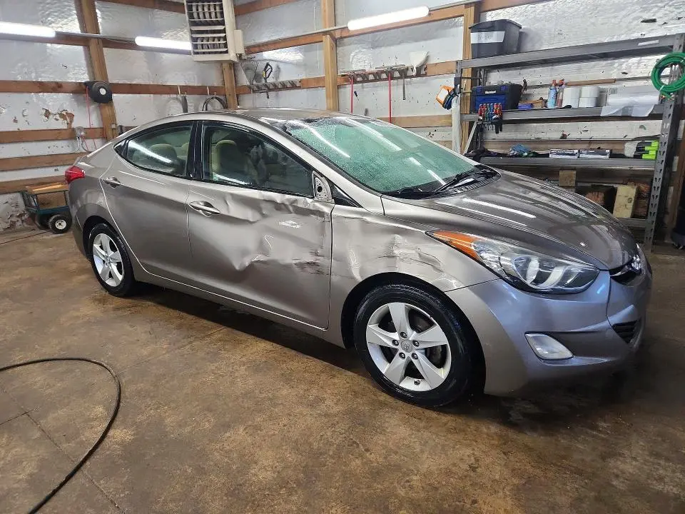 2013 HYUNDAI ELANTRA GLS  