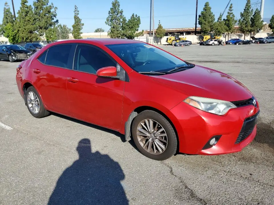 2015 TOYOTA COROLLA LE PLUS  