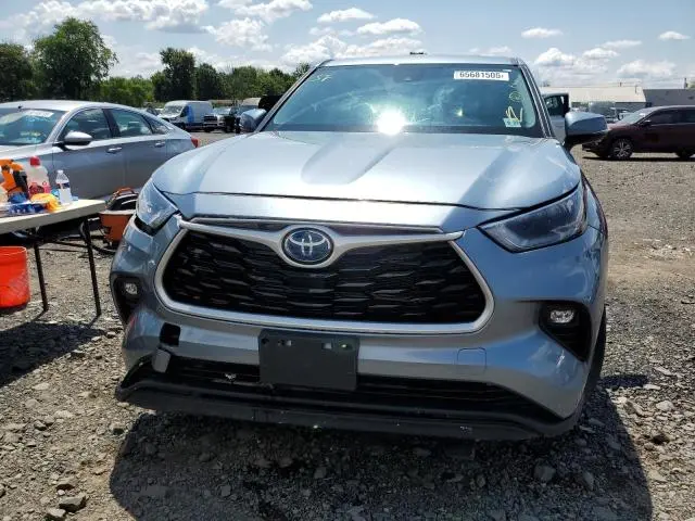 2022 TOYOTA HIGHLANDER HYBRID LE  