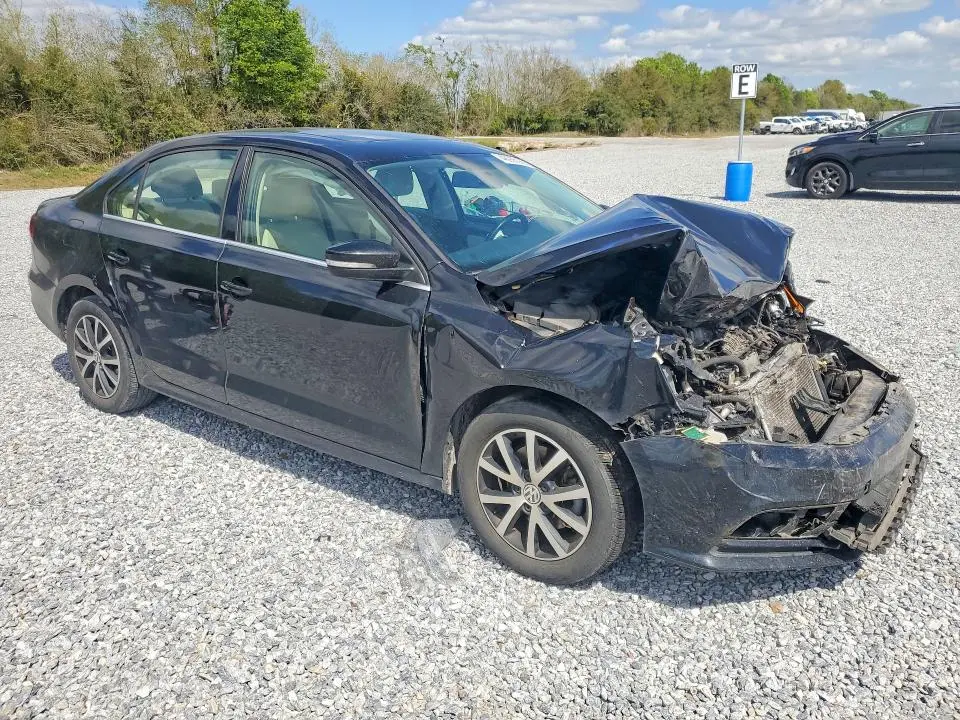 2017 VOLKSWAGEN JETTA SE  