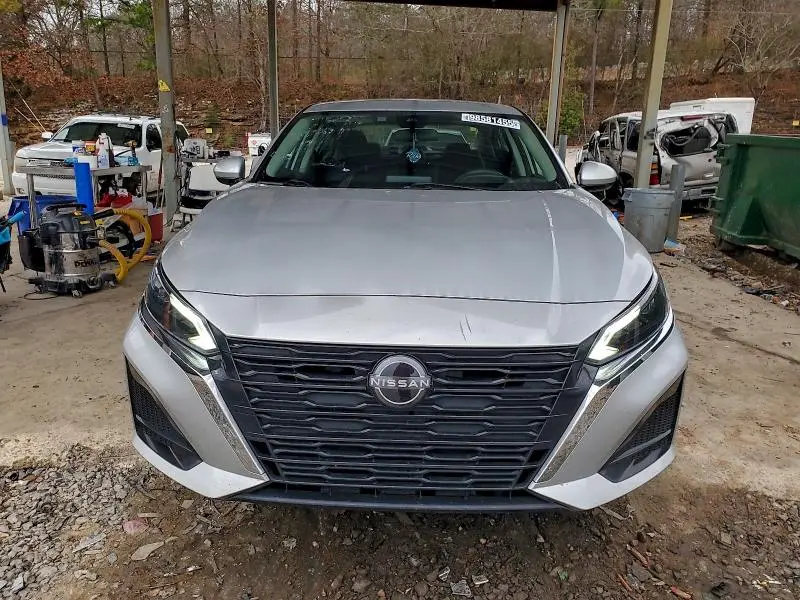 2023 NISSAN ALTIMA SV  